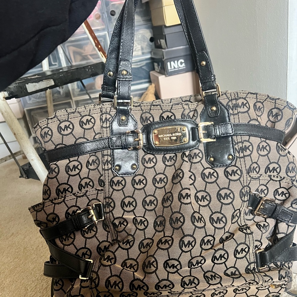 Michael Kors Signature Tote in Brown and Black